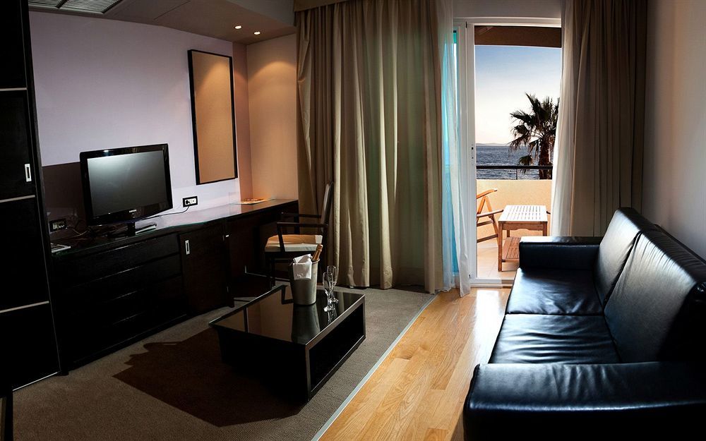 Beach Hotel Split Podstrana Buitenkant foto