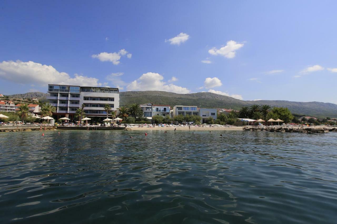 Beach Hotel Split Podstrana Buitenkant foto