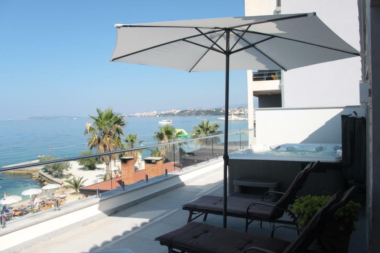 Beach Hotel Split Podstrana Buitenkant foto